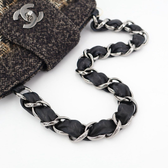 Chanel Coco Mark Tweed And Leather Chain Shoulder Bag - Picture 8 of 9